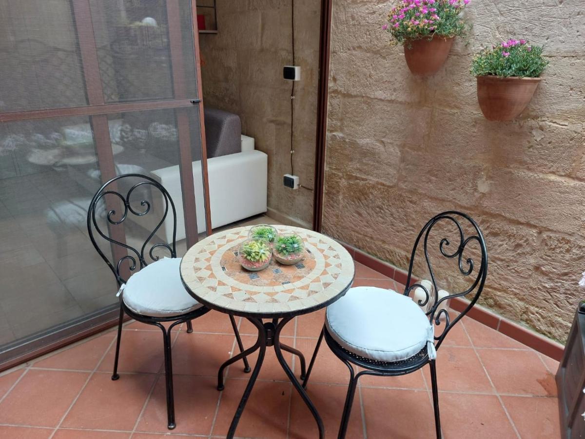 Suite Del Conservatorio Nel Centro Storico 莱切 外观 照片