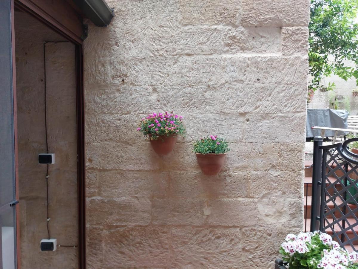 Suite Del Conservatorio Nel Centro Storico 莱切 外观 照片