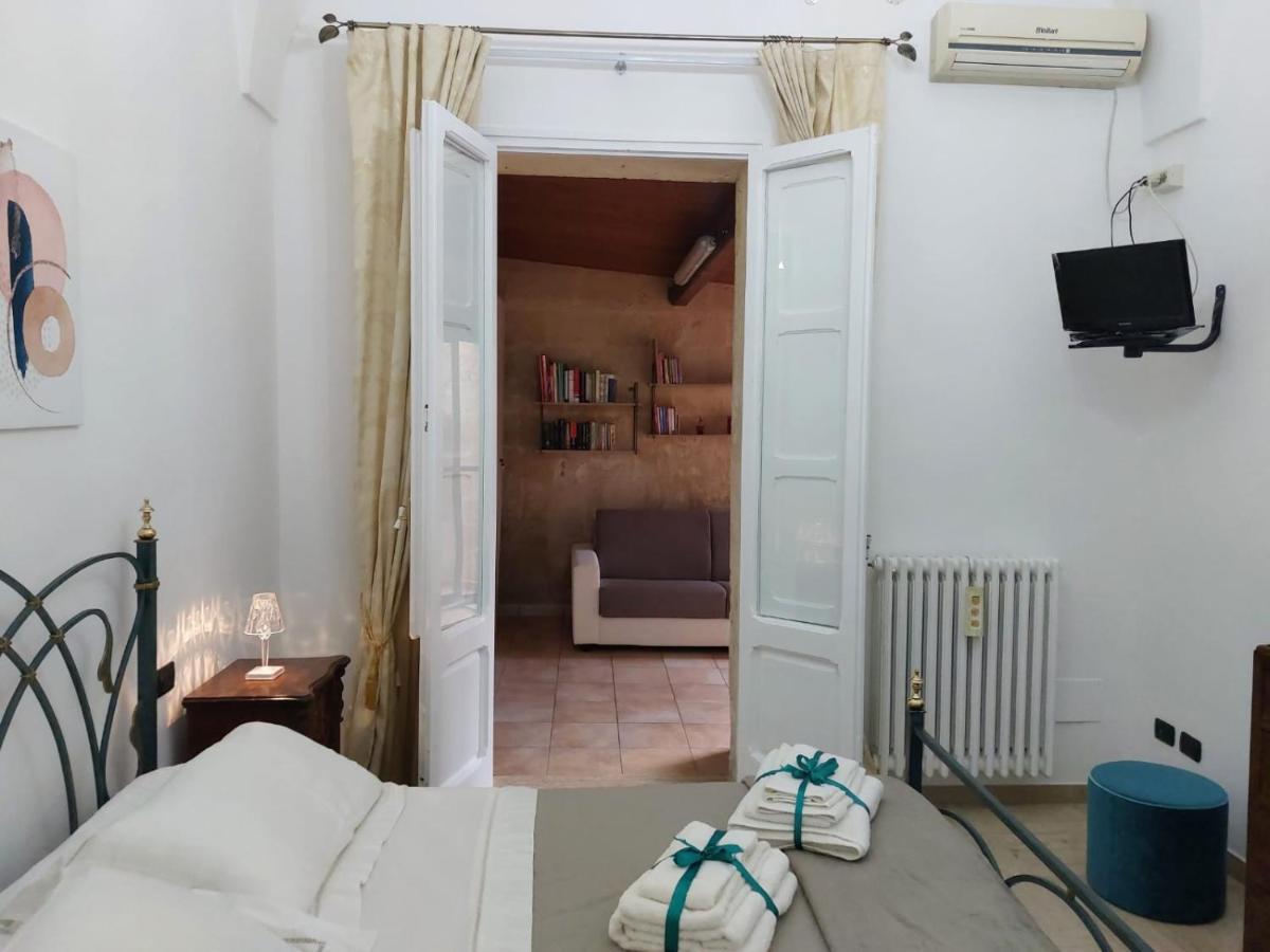 Suite Del Conservatorio Nel Centro Storico 莱切 外观 照片
